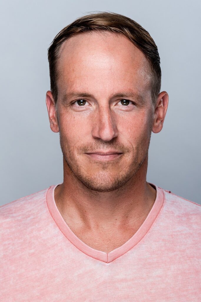 man, handsome man, portrait, casual, smile, middle-aged man, man, middle-aged man, middle-aged man, middle-aged man, middle-aged man, middle-aged man
